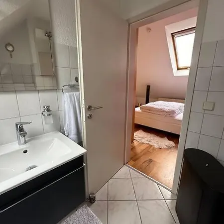 Zentrale Maisonette Mit Buero & Parkplatz Griesheim  Extérieur photo