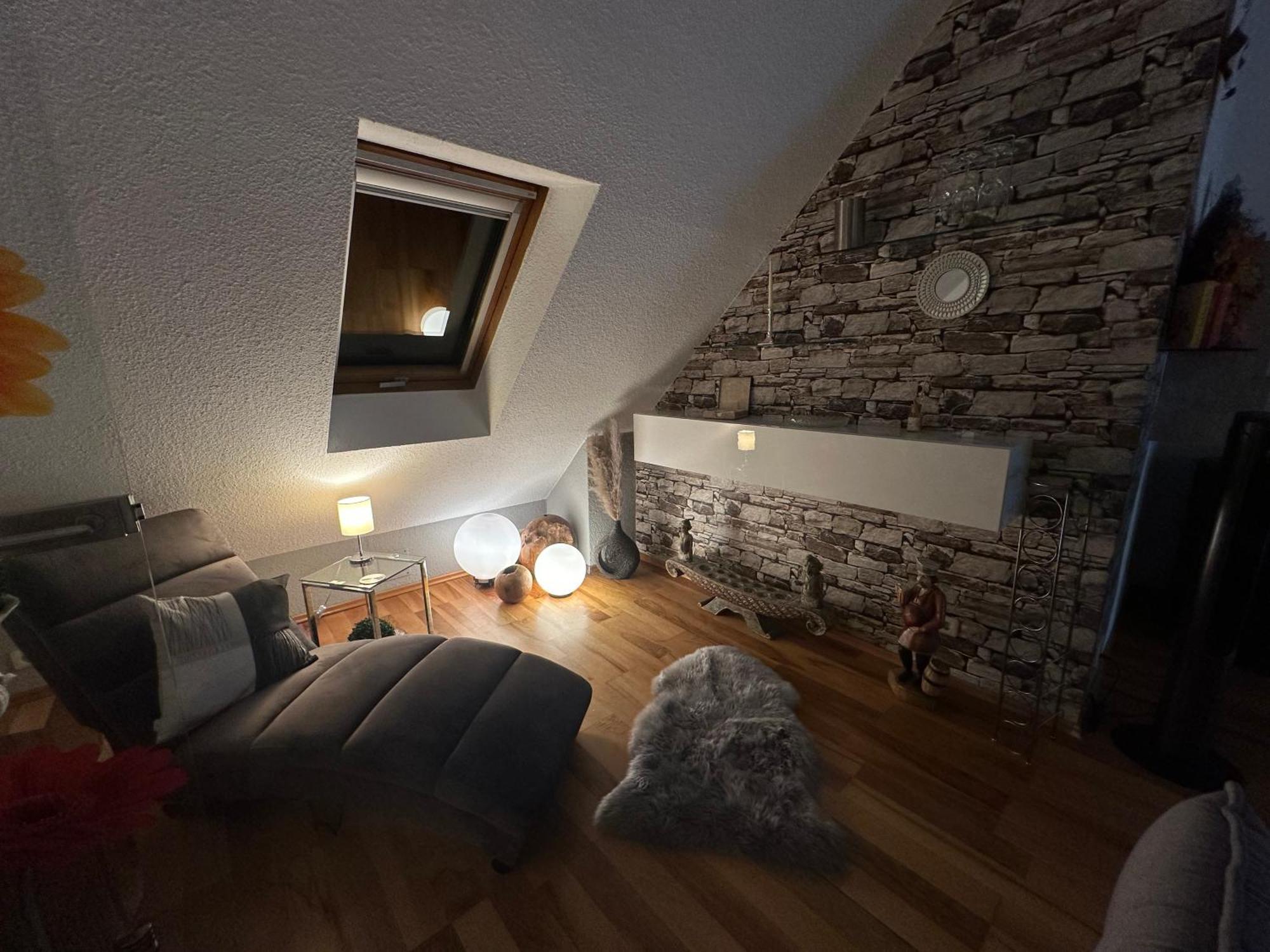 Zentrale Maisonette Mit Buero & Parkplatz Appartement Griesheim (Hessen)