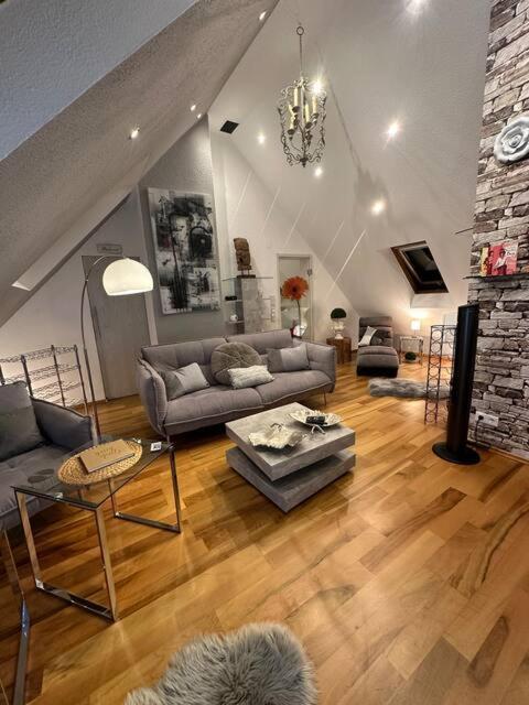 Zentrale Maisonette Mit Buero & Parkplatz Appartement
